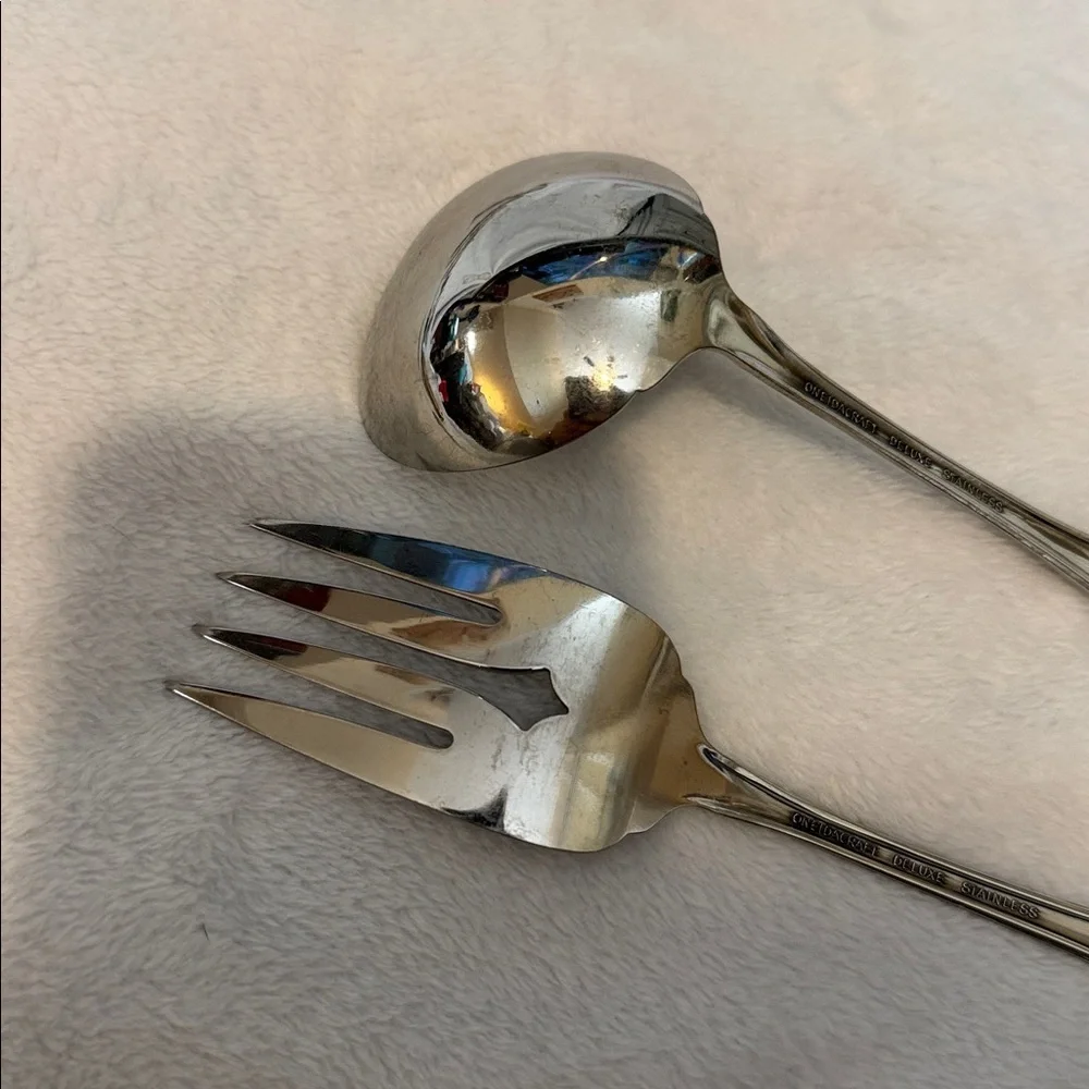 Oneidacraft Deluxe Stainless Serving Spoon, soup spoon and  Fork Glossy Silver